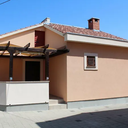 Vikendica Holiday Piastra - *