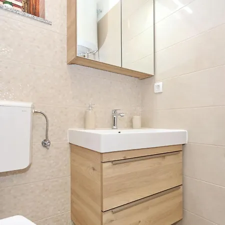 Vikendica Holiday Piastra - *