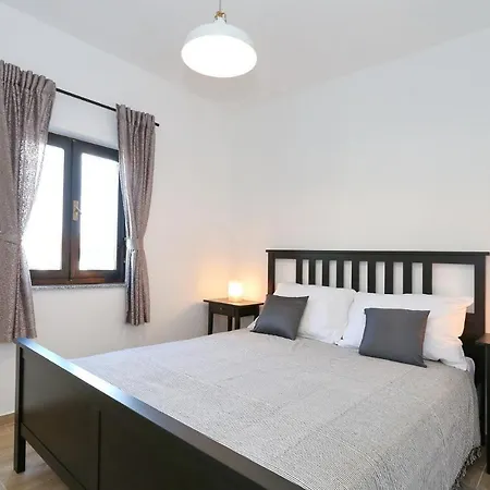 Vikendica Holiday Piastra - *